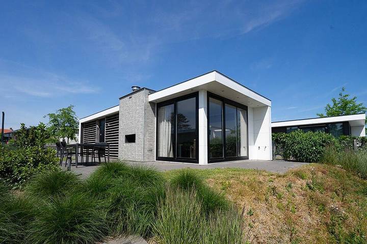 Chalet voor 6 personen, with Balkon/Terras and Terras as well as Tuin in Nunspeet