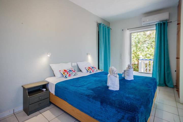 Appart’hôtel pour 7 personnes, avec vue ainsi que piscine et jardin