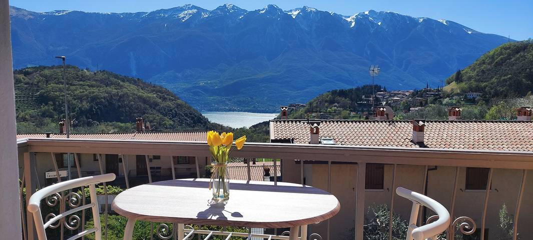 Ferienhaus für 6 Personen, mit Garten und Balkon sowie Seeblick, kinderfreundlich am Gardasee