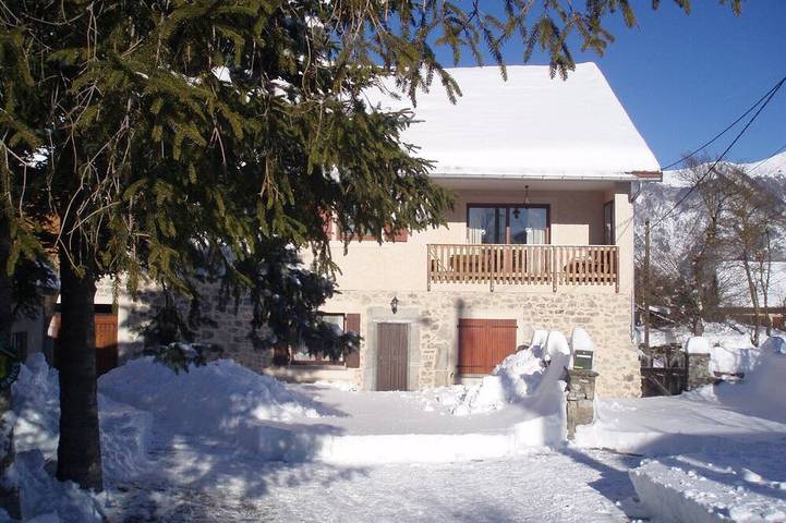 Gîte pour 6 personnes, avec jardin