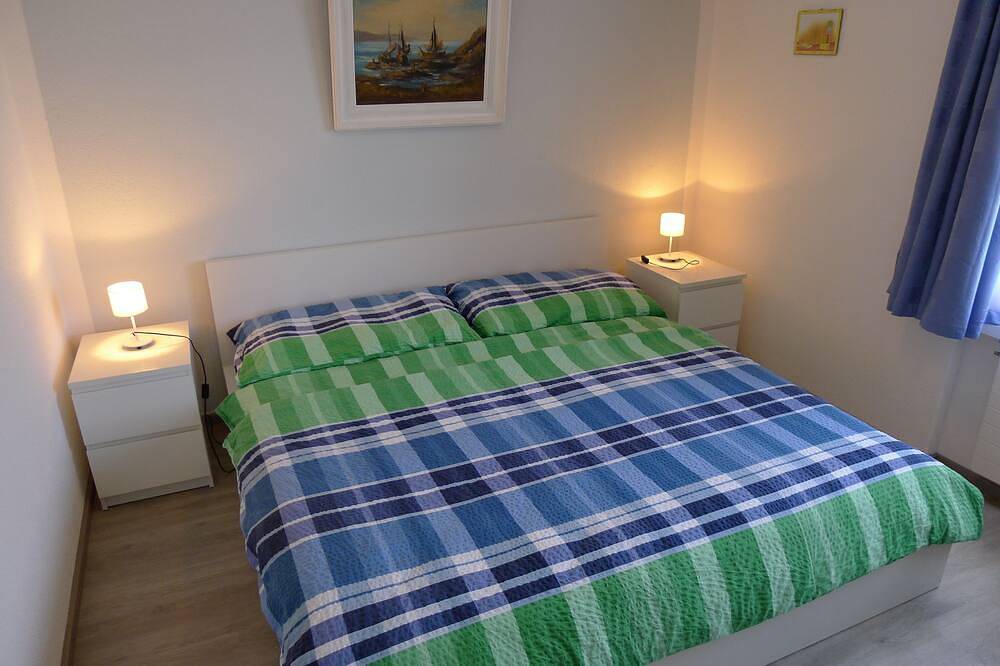 Ganze Wohnung, Ferienwohnung mit grosser Terrasse und Aussicht auf See und Berge in Emmetten, Vierwaldstättersee
