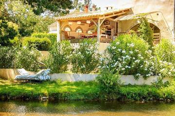 Gîte pour 6 personnes, avec jardin ainsi que piscine et terrasse à Montolieu