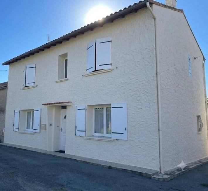 Location de vacances pour 6 personnes, avec Balcon ainsi que Terrasse et Jardin dans Saint-Agnant
