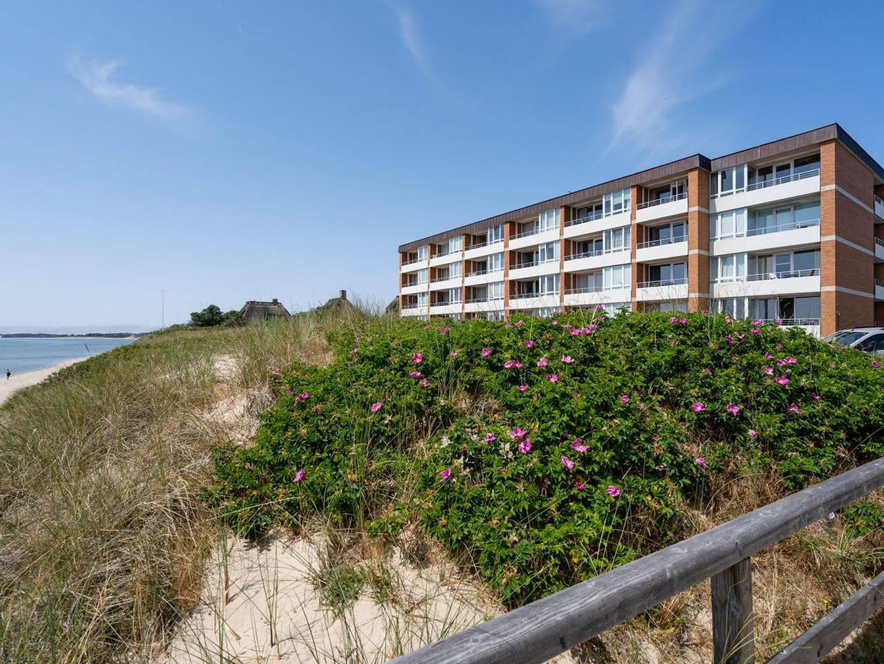 Ganze Ferienwohnung, Salzwasser - Modernes App. mit Balkon, Meerblick, Pkw-Stellplatz, WLAN. Haustiere erlaubt. in Nordfriesische Inseln (Schleswig-Holstein) (Schleswig-Holstein), List (Sylt)