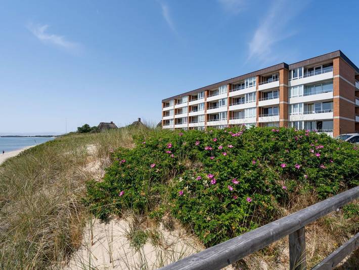 Ganze Ferienwohnung, Salzwasser - Modernes App. mit Balkon, Meerblick, Pkw-Stellplatz, WLAN. Haustiere erlaubt. in Nordfriesische Inseln (Schleswig-Holstein) (Schleswig-Holstein), List (Sylt)