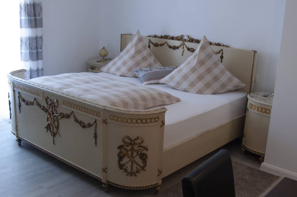 Ganze Wohnung, Stilvoll eingerichtetes Apartment (30m2) für 2 Personen in Roßtal, Romantische Straße