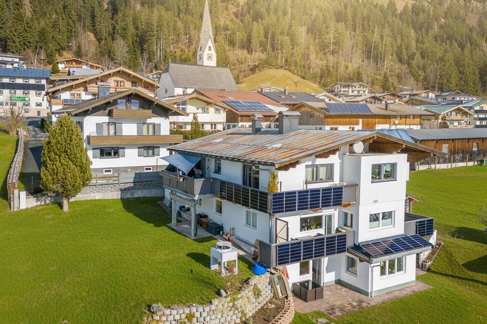 Ganze Wohnung, Sonnige Ferienwohnung, Terrasse und Bergblick in Loferer und Leoganger Steinberge, Sankt Jakob in Haus