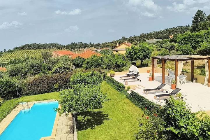 Location de vacances pour 7 personnes, avec Jardin dans Felgar