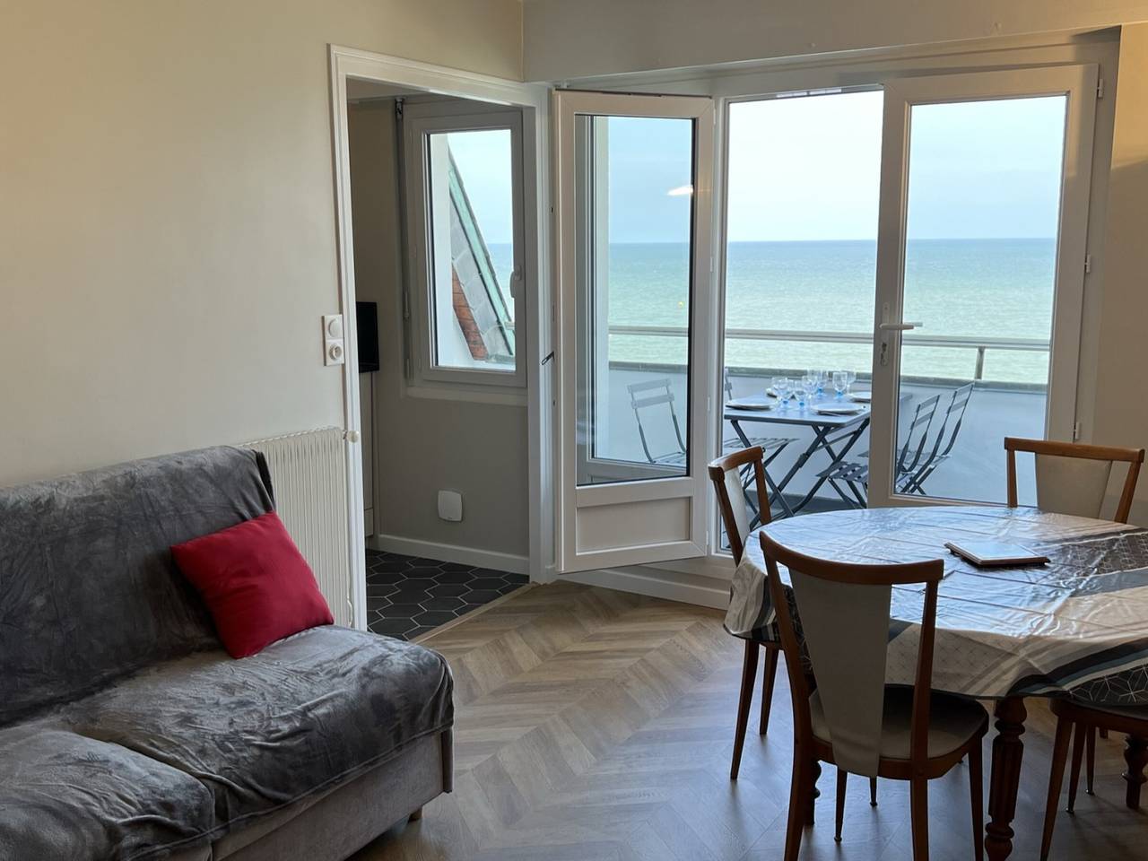 Studio entier, Studio cabine avec parking près de la plage in Varaville, Région de Caen