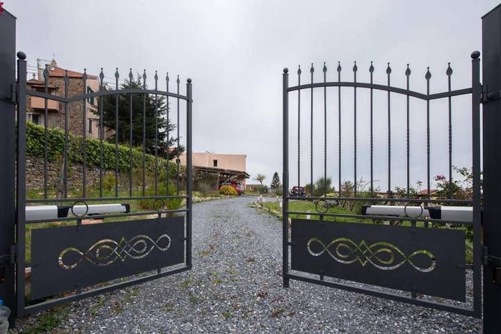 Location de vacances pour 2 personnes, avec jardin et vue à Pompeiana - 2