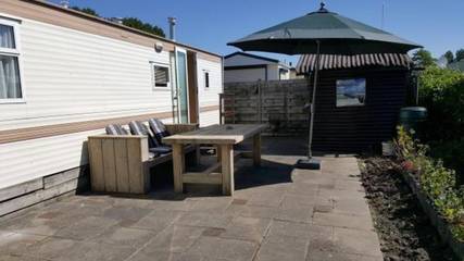 Ferienhaus für 4 Personen, mit Terrasse und Balkon/Terrasse in Serooskerke