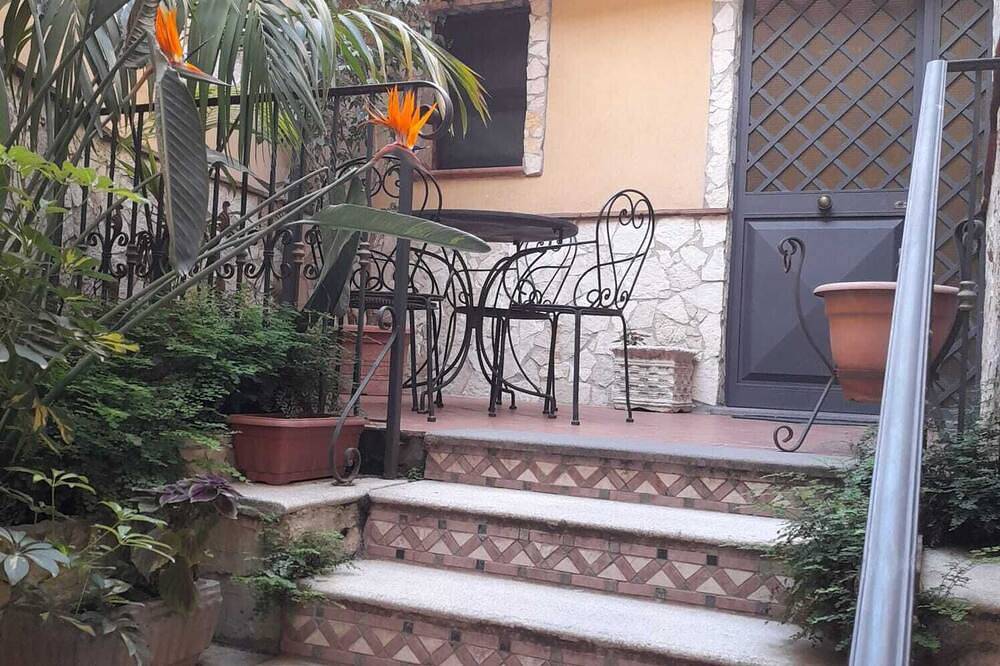 Sangiuliano 132 Studio Split Level historical center of Catania in Catania, Catania Province