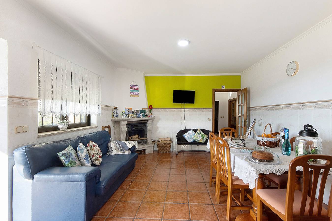 Casa De Santo Amaro com Vista Montanha, Piscina, Wi-Fi e Ar Condicionado in Cedrim e Paradela, Distrito de Aveiro