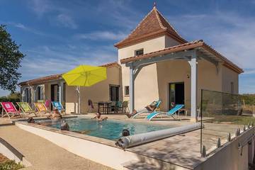 Gîte pour 8 personnes, avec jardin à Sérignac