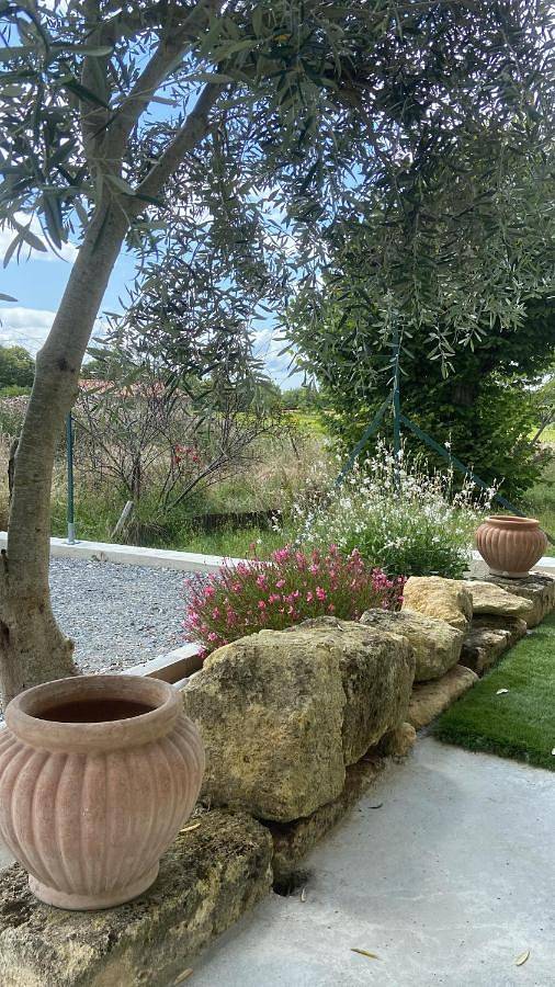 Location de vacances pour 4 personnes, avec terrasse ainsi que vue et jardin à Gauriac - 4
