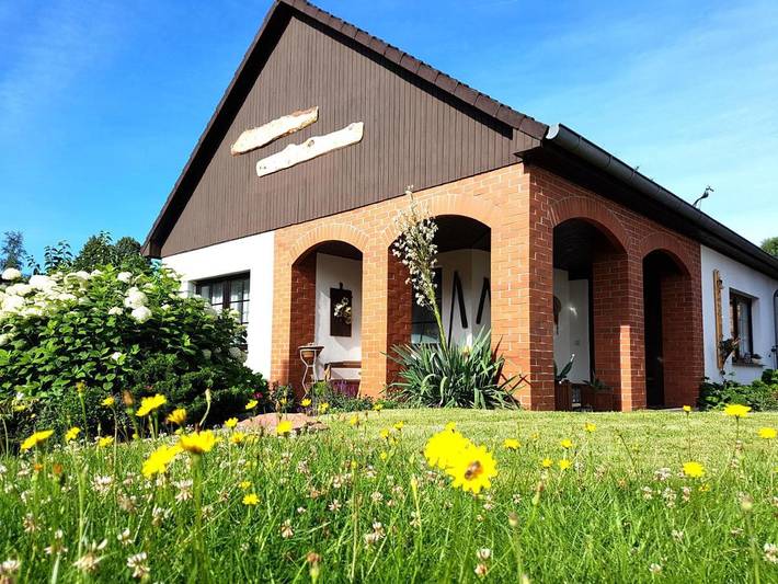 Ferienwohnung für 4 Personen, mit Terrasse und Garten in Alt Schadow