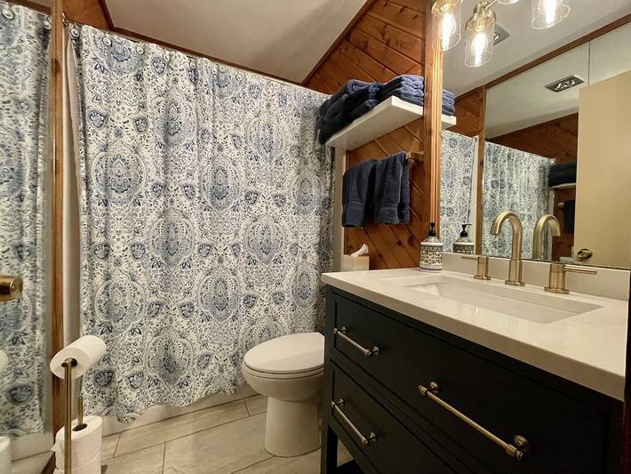 Vacation house for 12 people, with balcony and pool in Lake Travis