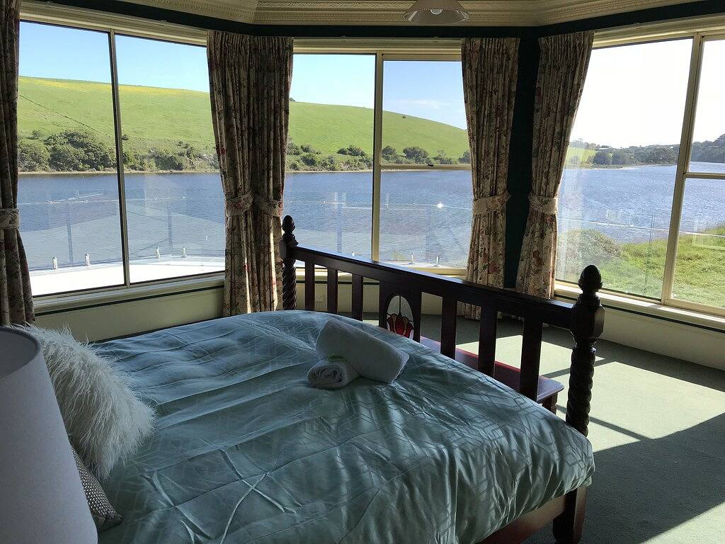 River Lodge, großes Haus am Hopkins River in Warrnambool, Great Ocean Road