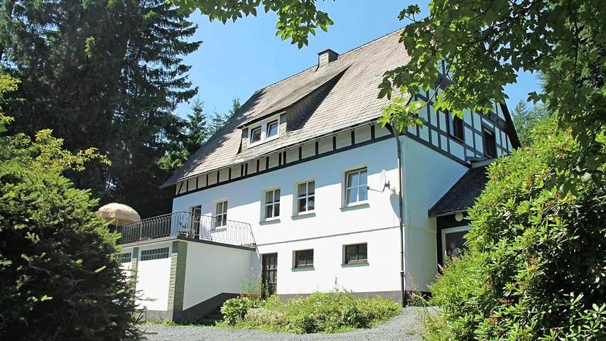 Ferienhaus für 13 Personen, mit Pool und Garten in Nordrhein-Westfalen