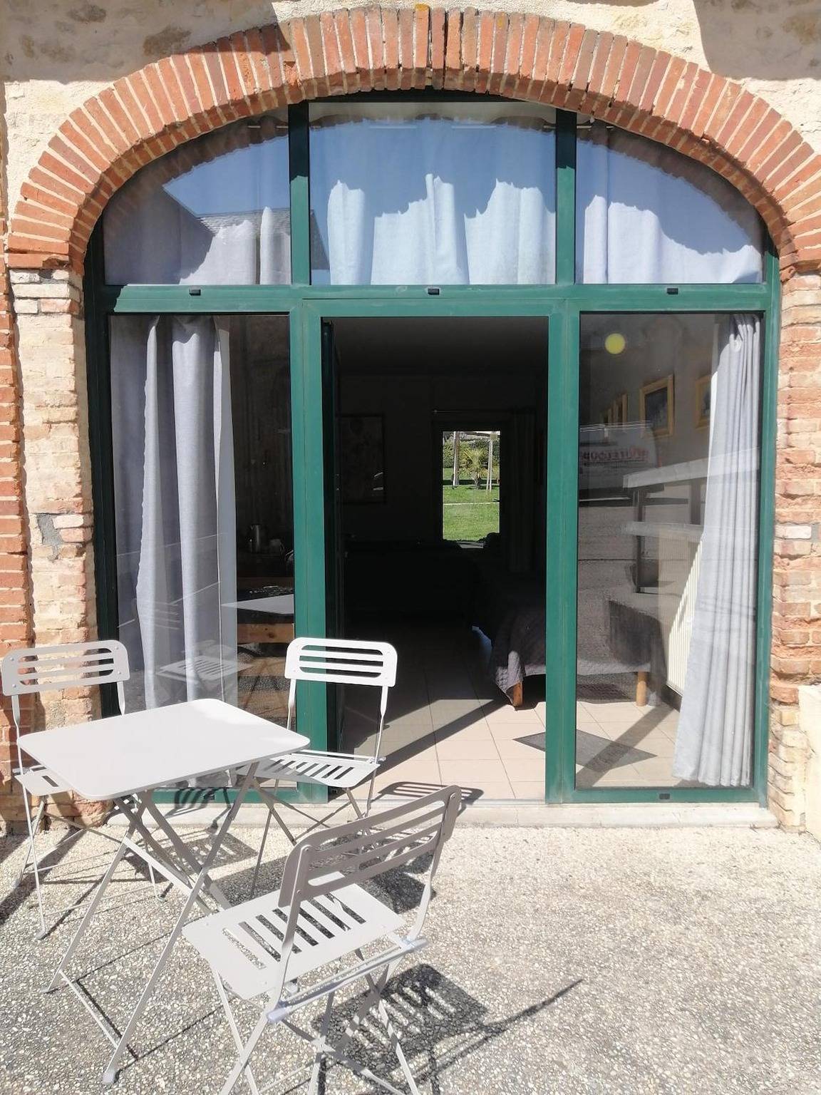 Ganzes Studio, Studio „Du Meslay - Fyé“ mit privater Terrasse, Gemeinschaftsgarten und Wlan in Fyé, Sarthe