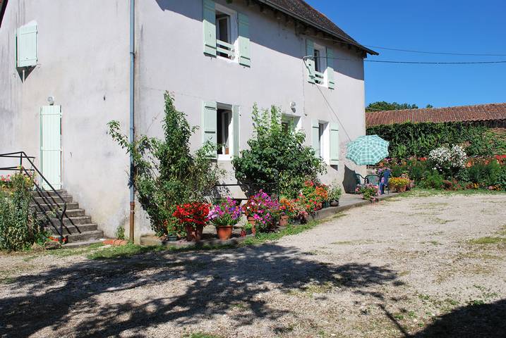 Gîte pour 6 personnes, avec jardin et terrasse dans Périgord Vert