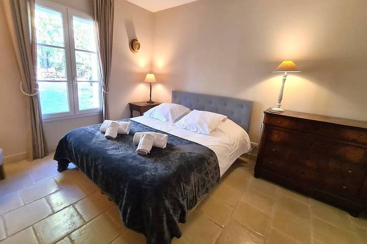 Location de vacances pour 6 personnes, avec terrasse et jardin à Bouzic - 2