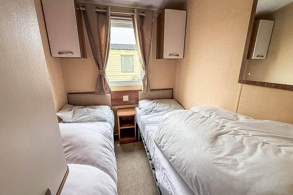 Lovely 8 berth caravan at California Cliffs Holiday Park in Norfolk in California (Great Yarmouth), Great Yarmouth