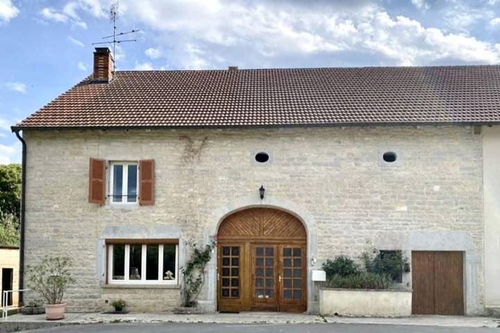 Maison de vacances pour 6 personnes, avec jardin et terrasse, animaux acceptés dans le Jura