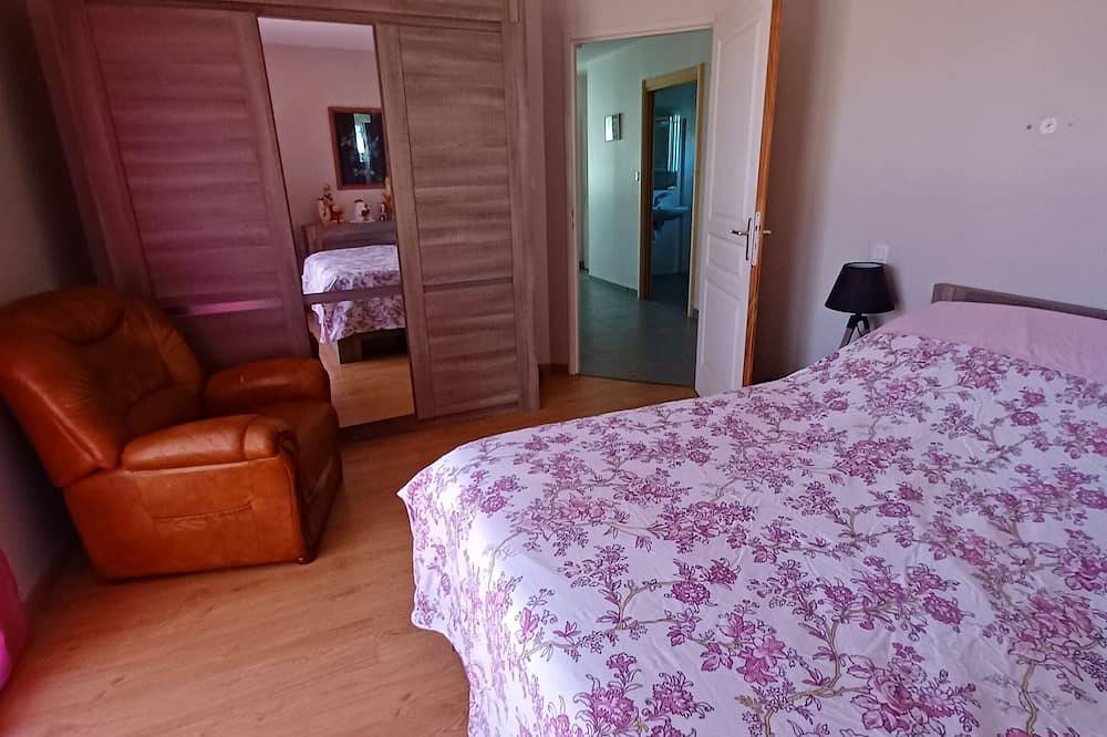 Villa 900m from the sea single storey house in Treffiagat, Côte de Cornouaille