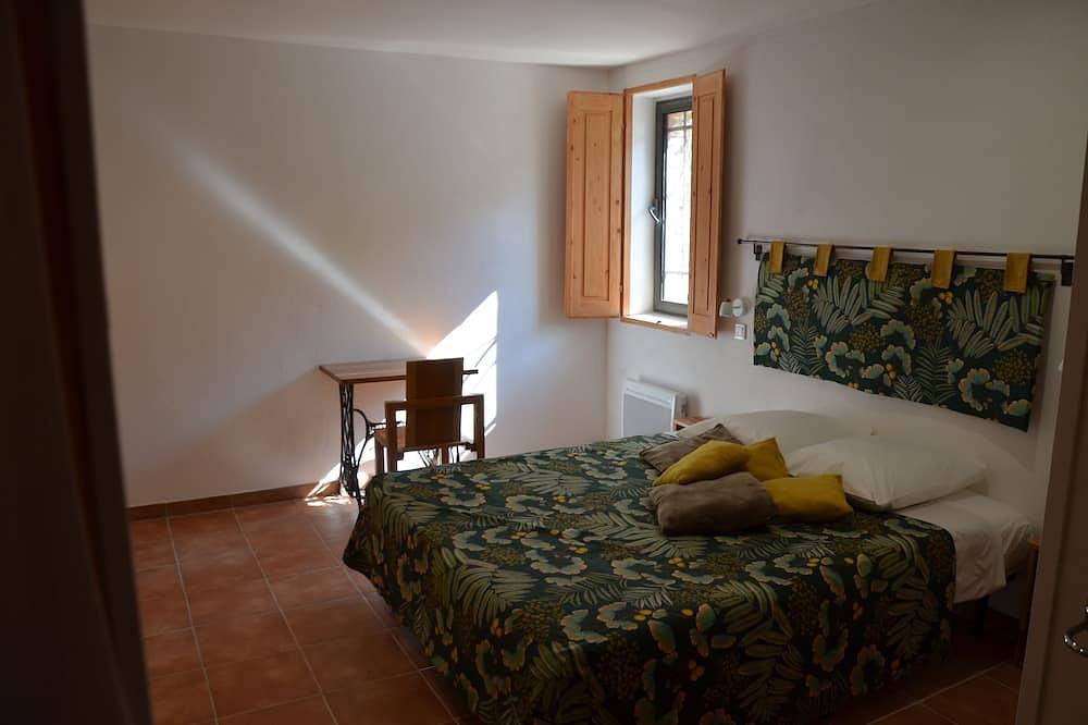 Petite Bastide Avec Belle Vue, Terrasse 90m2, Piscine Sans vis a vis in Villars, Parque natural regional del Luberon