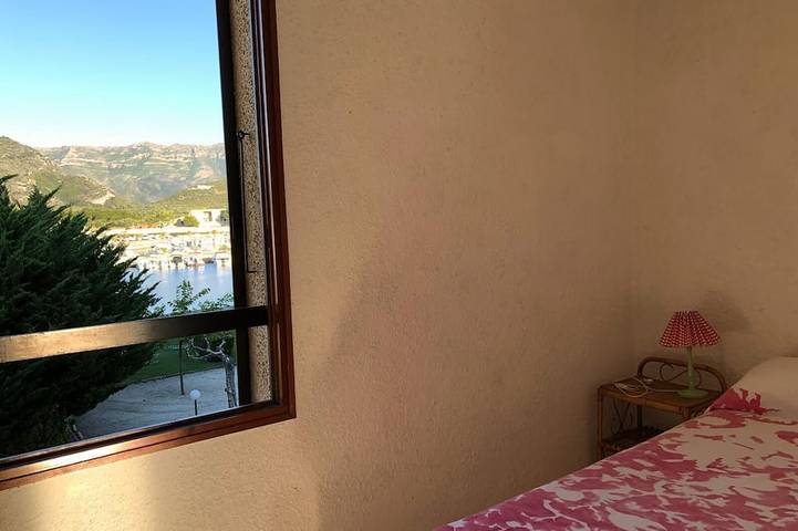 Gîte pour 5 personnes, avec jardin ainsi que balcon et jacuzzi dans Plage de la Roya - 2