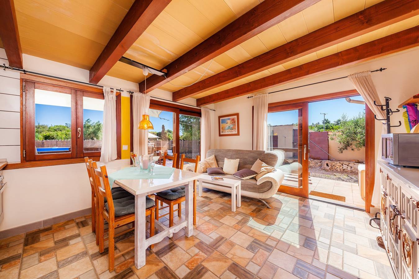 Guest House 'Apartment Tina Capdepera' with Private Pool, Wi-Fi and Air Conditioning in Capdepera, East Majorca