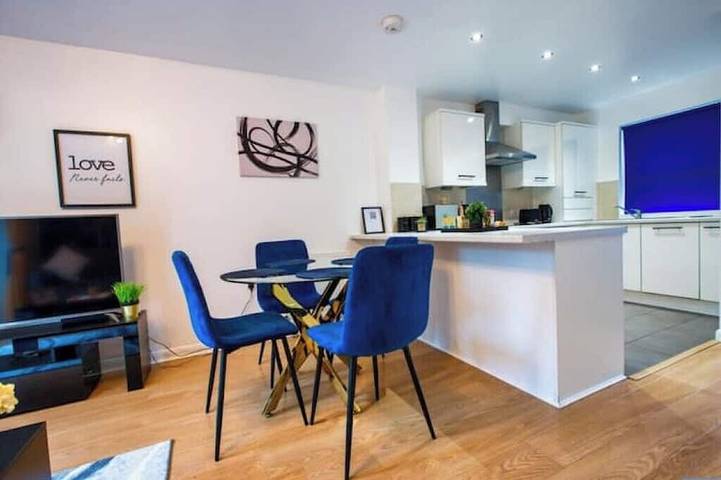 Entire home in Berkshire, United Kingdom in Reading, Berkshire