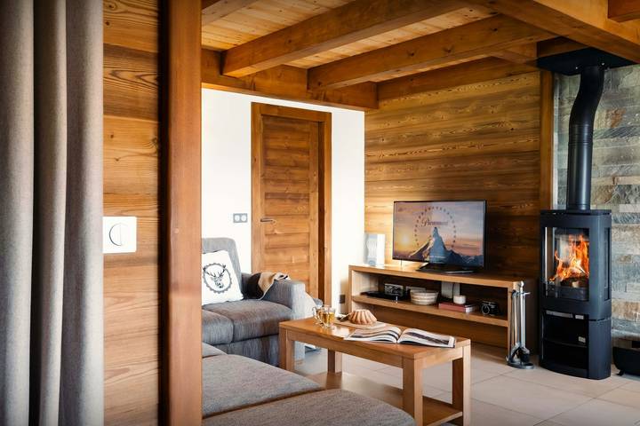 Chalet pour 8 personnes, avec jacuzzi et jardin à Manigod