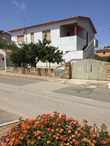 Maison d’hôte pour 4 personnes, avec vue ainsi que terrasse et jardin à Budoni