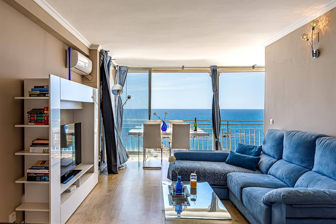 Hel leilighet, Ferieleilighet for 4 personer med sjøutsikt in Town of Altea, Altea