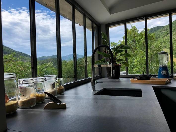 Location de vacances pour 6 personnes, avec Terrasse ainsi que Jardin et Vue dans Pennes-le-Sec