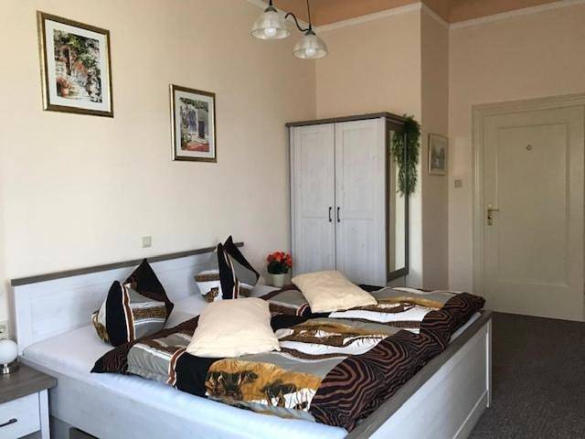 Hotel für 3 Personen, mit Terrasse und Garten sowie Ausblick in Heidenau - 4