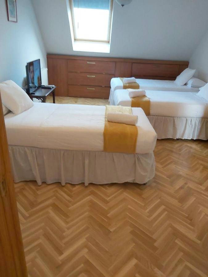 Triple Room with Private Bathroom in Madrid, Madrid Province