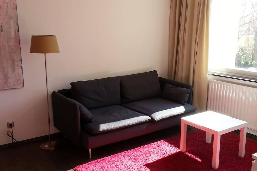 Ganze Wohnung, Zentral, ruhig, hell Ferienwohung Nähe Kuhdamm - Nollendoftplatz in Berlin Innenstadt, Berlin