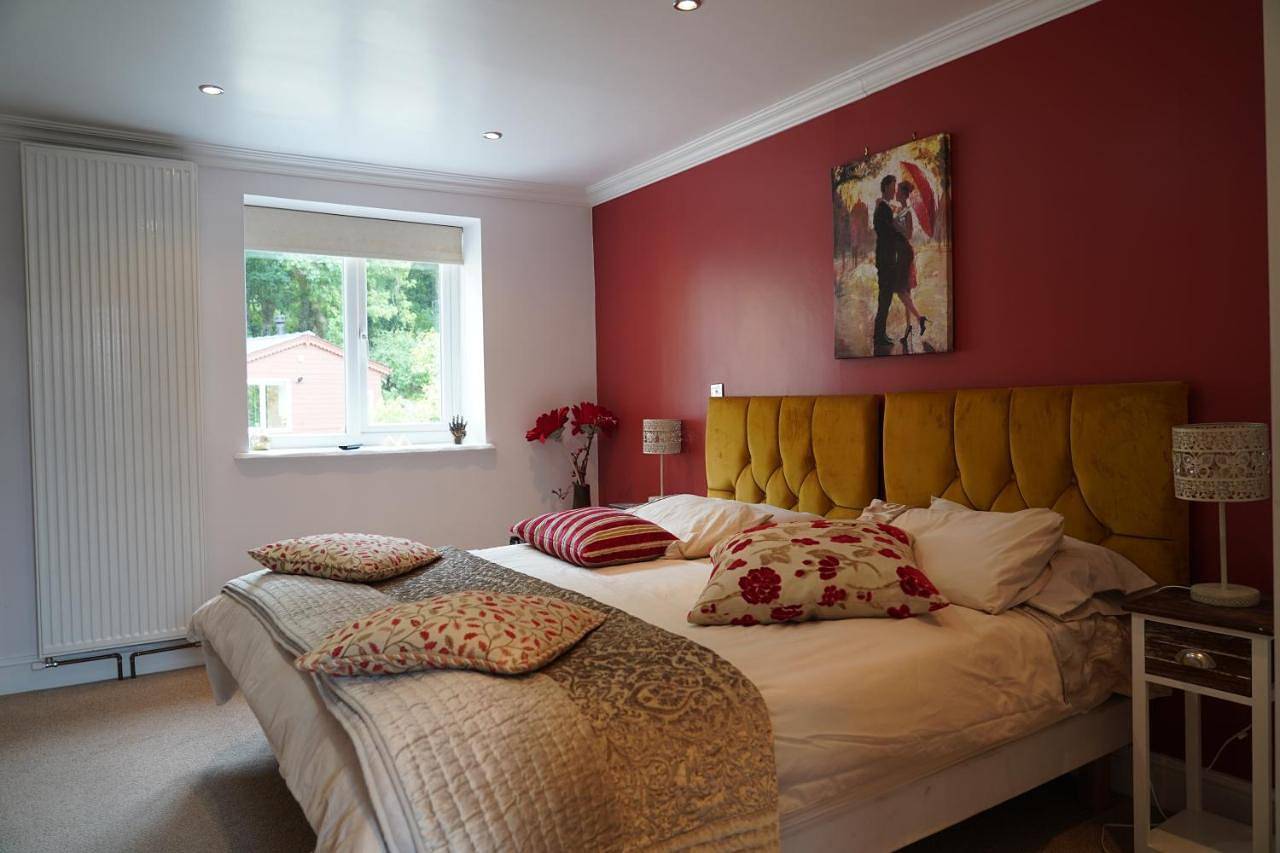 Double or Twin Room with Private Bathroom in Tenby, Pembrokeshire