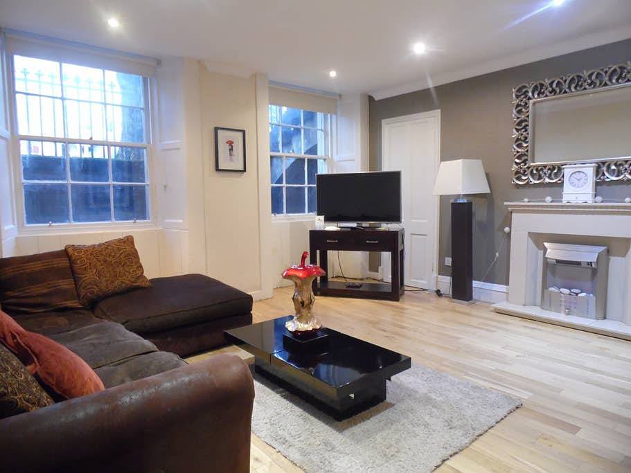 Appartement entier, Stunning, Spacious, 2 bedroom Finnieston Apt, private parking and close to Sec & Hydro in Glasgow, Greater Glasgow and Clyde Valley