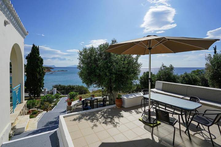 Location de vacances pour 4 personnes, avec vue et jardin dans Spetses