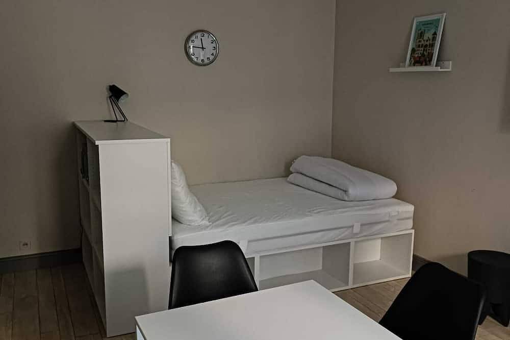 Entire apartment, Lovely downtown studio in Bourges, Bourges region