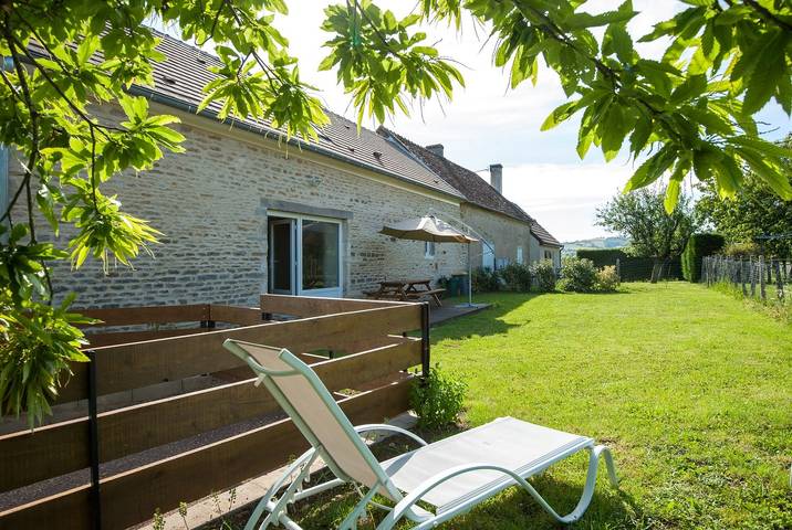 Gîte pour 5 personnes, avec terrasse et jardin en Bourgogne-Franche-Comté