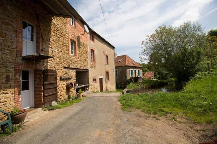 Gîte pour 4 personnes, avec vue, animaux acceptés à Saint-Civran
