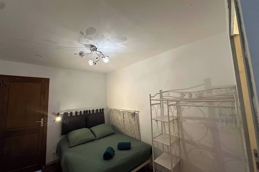Entire apartment, Chez Monique - 1Br in historic city center, mairie square in Aix-en-Provence, Aix-en-Provence region