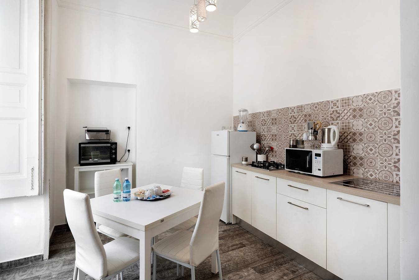 Appartement entier, Al Corso : appartement neuf super central in Salerne, Côte Tyrrhénienne Campanie