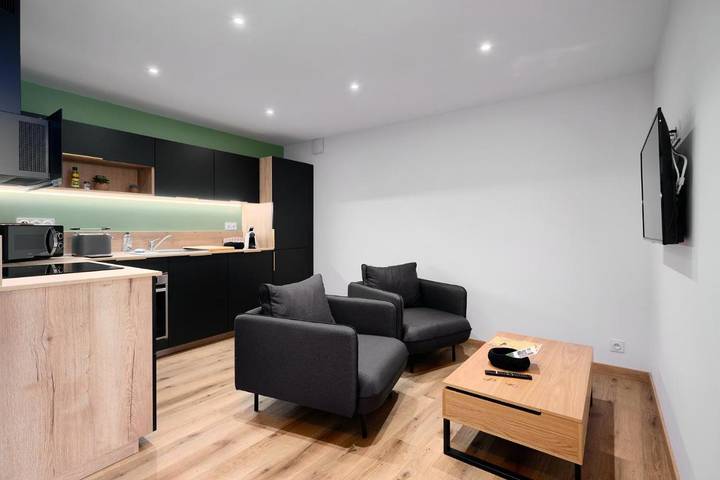 Location de vacances pour 2 personnes, avec vue ainsi que piscine et jardin à La Rouquette (Aveyron) - 2