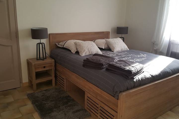 Location de vacances pour 8 personnes, avec terrasse et jardin à Céreste - 3